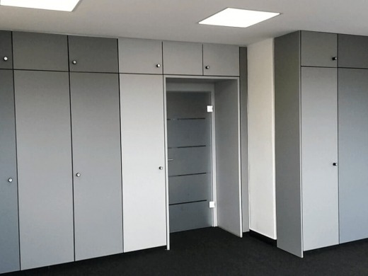Biesdorf, Kram &amp; Partner - Folierung von Büroschränken